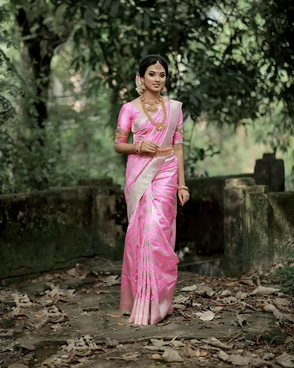Pink_Embellished_Banarasi_Jacquard_Saree_(Pink)